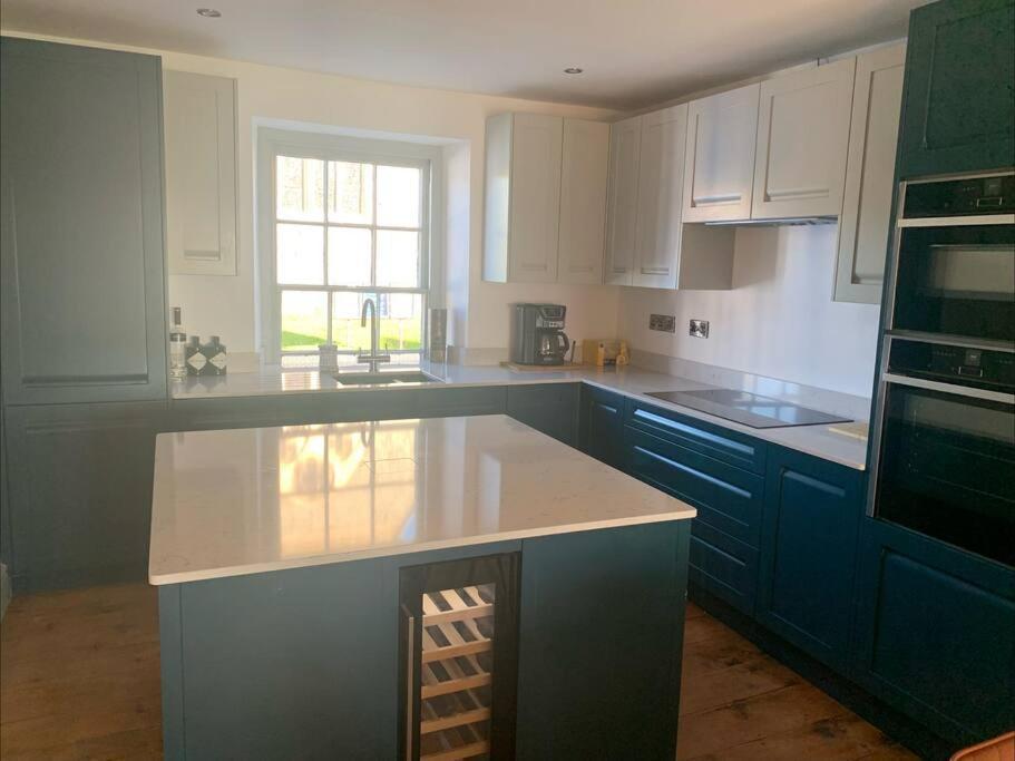 Aberaeron Island House - Panoramic Harbour Views Villa Buitenkant foto