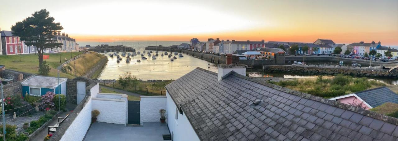 Aberaeron Island House - Panoramic Harbour Views Villa Buitenkant foto